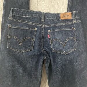 Levi's 518 women’s dark wash Blue Skinny Jeans Sz 7 L